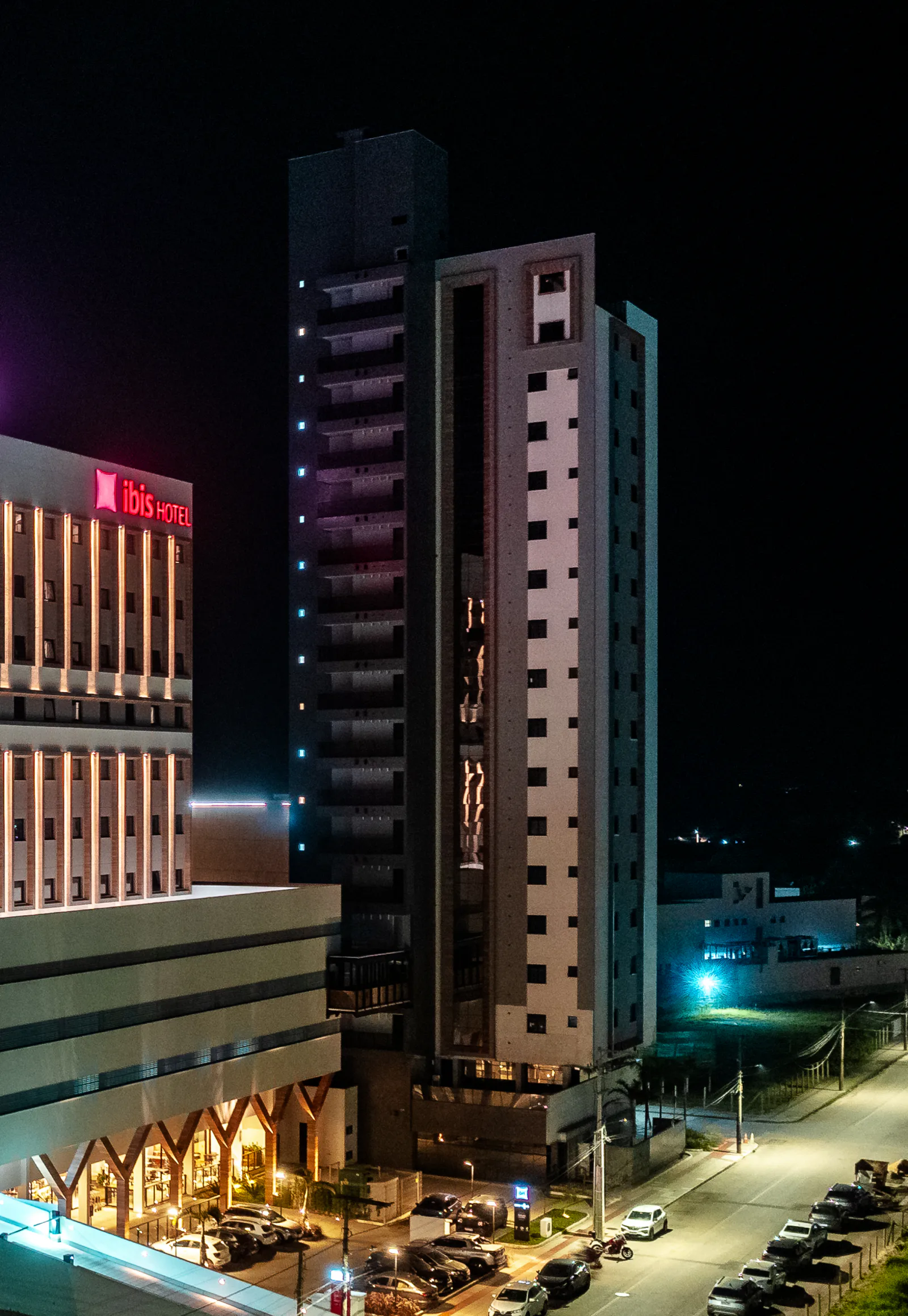 Play Residence — Fachada noite